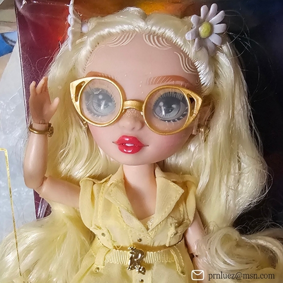 Rainbow High Delilah Fields Fashion Doll - Picture 3 of 9